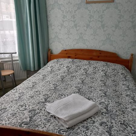 Mari London Holiday Room Ilford Bagian luar foto